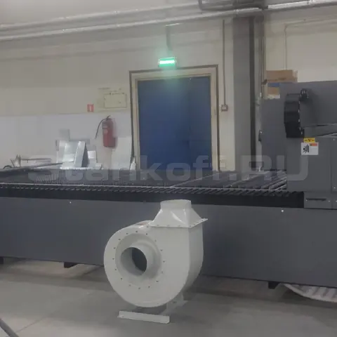 Поставка и запуск оптоволоконного лазерного станка для резки металла  STL-1545FP/1500 Raycus в Казани