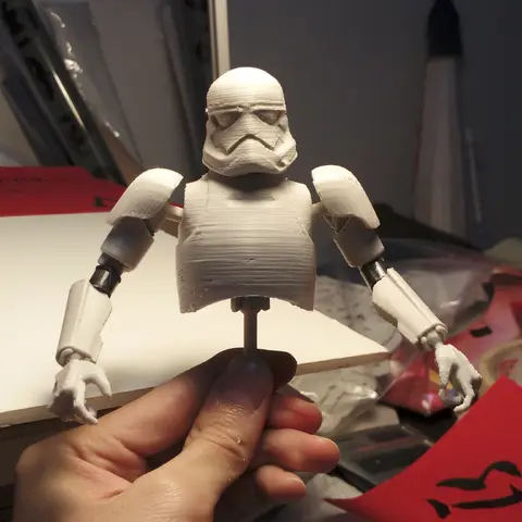 Подвижная фигурка штурмовика из звездных войн на 3D принтере — файлы для печати прилагаются!