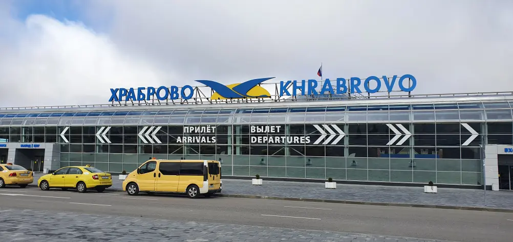 Калининград встретил нас хорошей погодой (аэропорт Храброво).