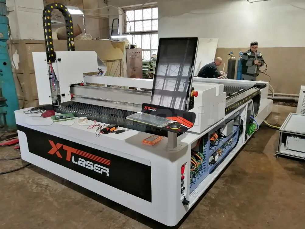 Поставка и пусконаладка оптоволоконного лазерного станка по металлу XTC-1530H/1500 Raycus в Таганроге