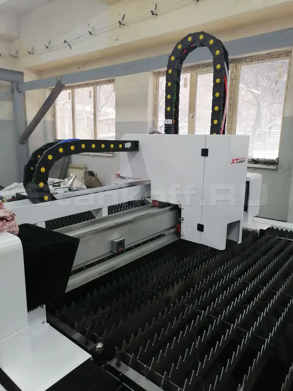 Поставка и запуск оптоволоконного лазерного станка для резки металла XTC-1530H/2000 Raycus в Набережных-Челнах