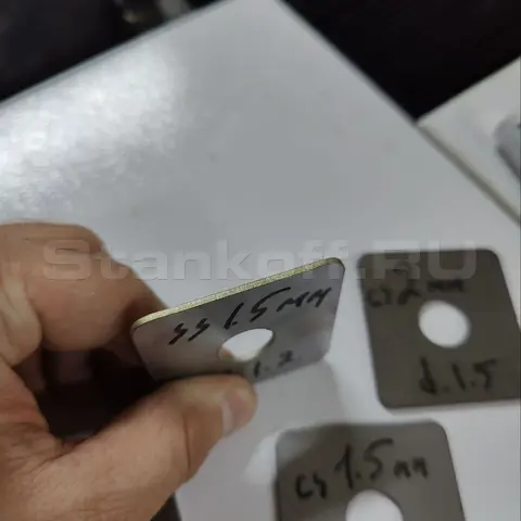 Пусконаладка оптоволоконного станка для резки металла XTC-1530H/2000 Raycus в Санкт-Петербурге