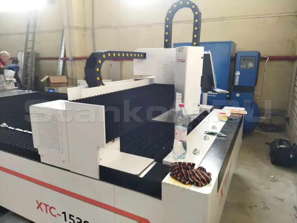 Волоконный лазер для резки листового металла XTC-1530H/3000 IPG.