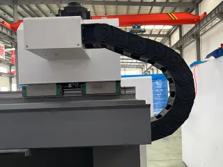 Оптоволоконный лазерный труборез HGTECH TS550-1212-3C/12000 Raycus — фото 7