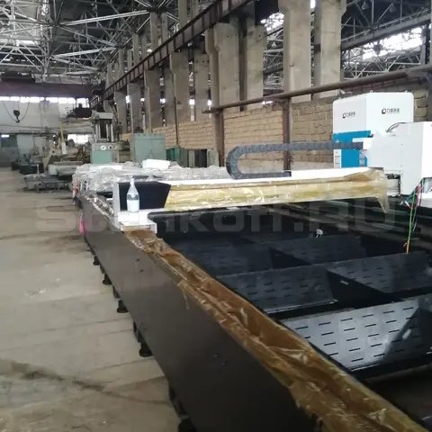 Пусконаладка оптоволоконного лазерного станка с защитной кабиной XTC-2560GP/12000 Raycus в Армении
