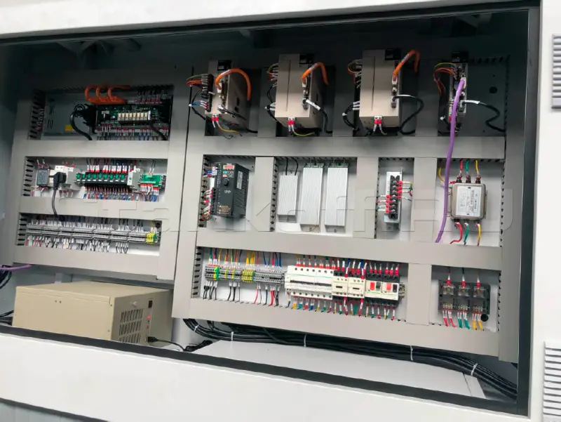 Оптоволоконный лазер для резки металла закрытого типа TC-P3015/4000 IPG