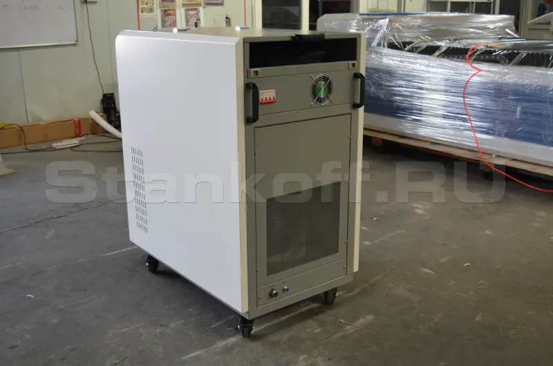 Лазерный очиститель металла от ржавчины непрерывного типа LM-2000C/1500 Raycus