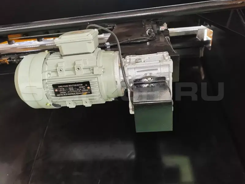 Гидравлическая гильотина HSB 2500x12