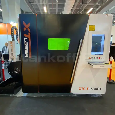 Оптоволоконный лазерный станок закрытого типа с труборезом XTC-1530GT