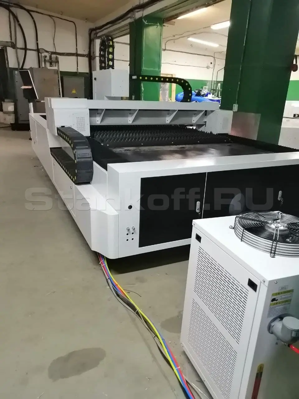 Поставка и запуск двух оптоволоконных лазерных станков XTC-1530H/1000 Raycus в Йошкар-Оле