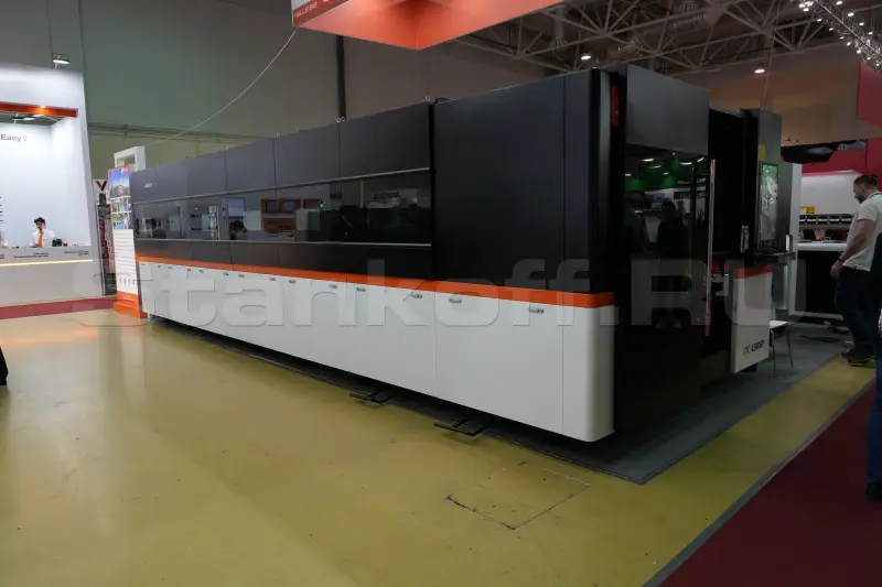 Высокомощный оптоволоконный лазерный станок XTC-1530G/30000