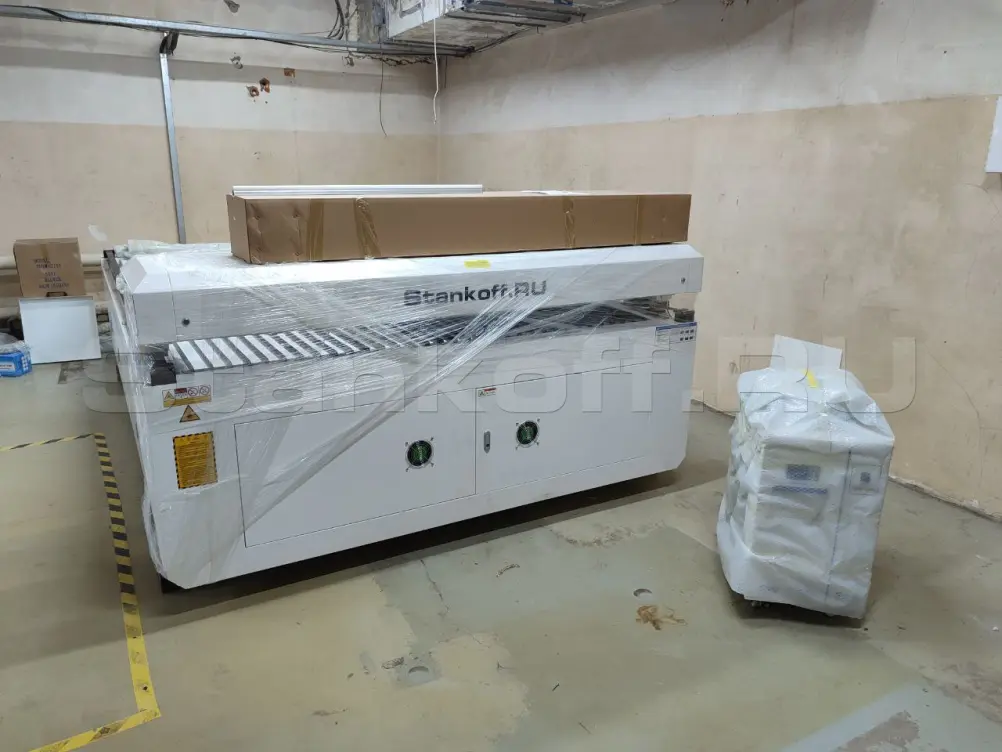 Пусконаладка лазерно-гравировального станка по дереву с ЧПУ LM 2030 PRO OPEN 300W в Москве