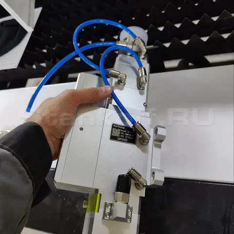 Пусконаладка оптоволоконного станка для резки металла XTC-1530H/2000 Raycus в Санкт-Петербурге