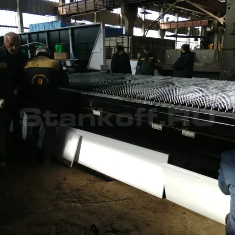 Пусконаладка оптоволоконного лазерного станка с защитной кабиной XTC-2560GP/12000 Raycus в Армении