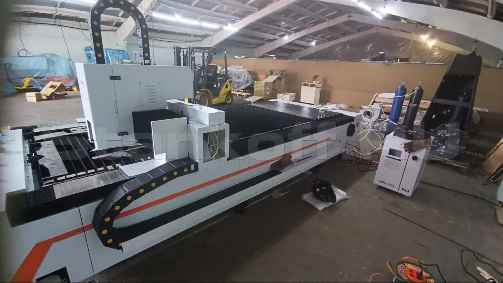 Пусконаладка оптоволоконного станка для резки металла XTC-1530H/3000 Raycus в Усть-Лабинске