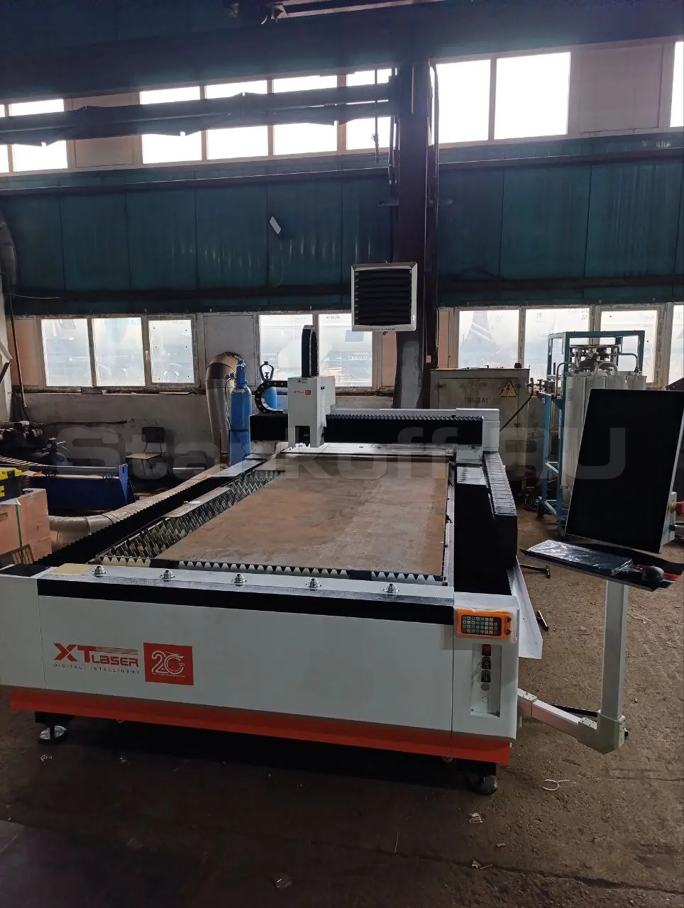 Оптоволоконный станок для резки металла XTC-1530H/3000 Raycus