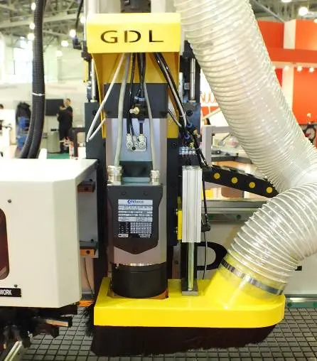 Фрезерный станок с ЧПУ с револьверной сменой инструмента LTT-G1325C (GDL)