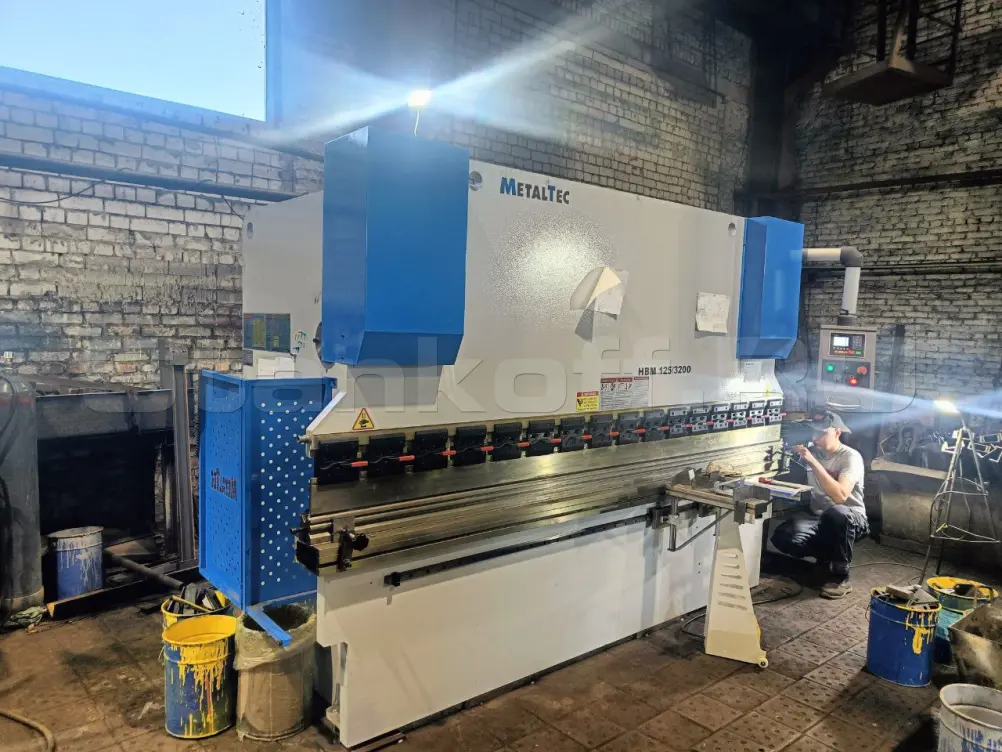 Гидравлический листогибочный пресс MetalTec HBM 125/3200М E22
