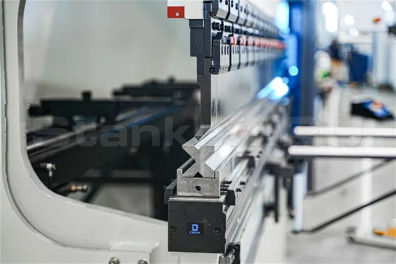 Сервогидравлический листогибочный пресс с ЧПУ VSP -110T/3200