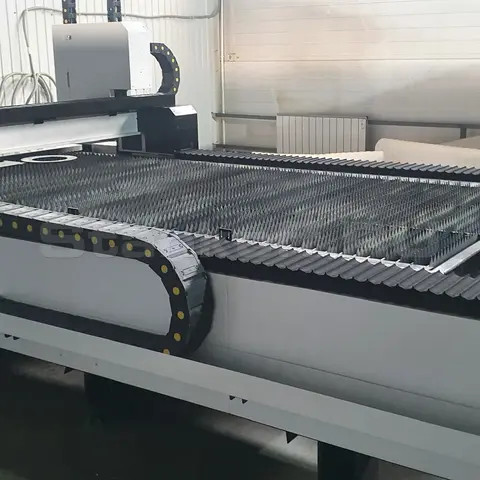 Запуск лазерного станка XTC-1530HE/1500 Raycus в Чебоксарах