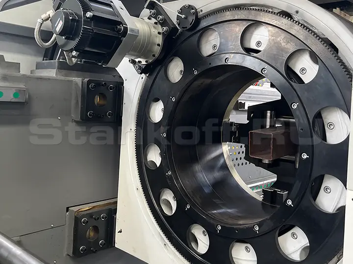 Оптоволоконный лазерный труборез HGTECH TS550-1212-3C/12000 Raycus