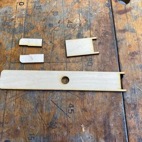 Три классных DIY проекта — игрушки для ребенка своими руками [Чертежи прилагаются]