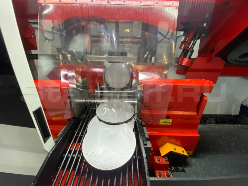 Автономная ленточнопильная машина Karmetal VEGA 650x650 S-LINE