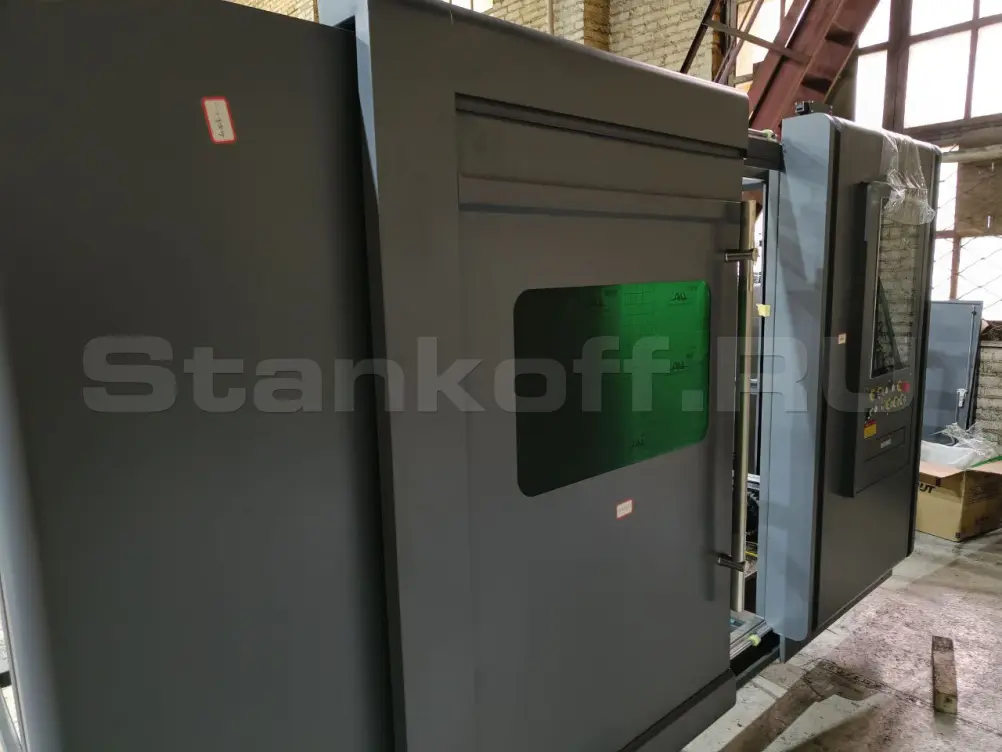 Оптоволоконный лазерный станок в защитной кабине STL-2060G/6000 Raycus