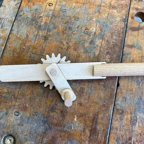 Три классных DIY проекта — игрушки для ребенка своими руками [Чертежи прилагаются]