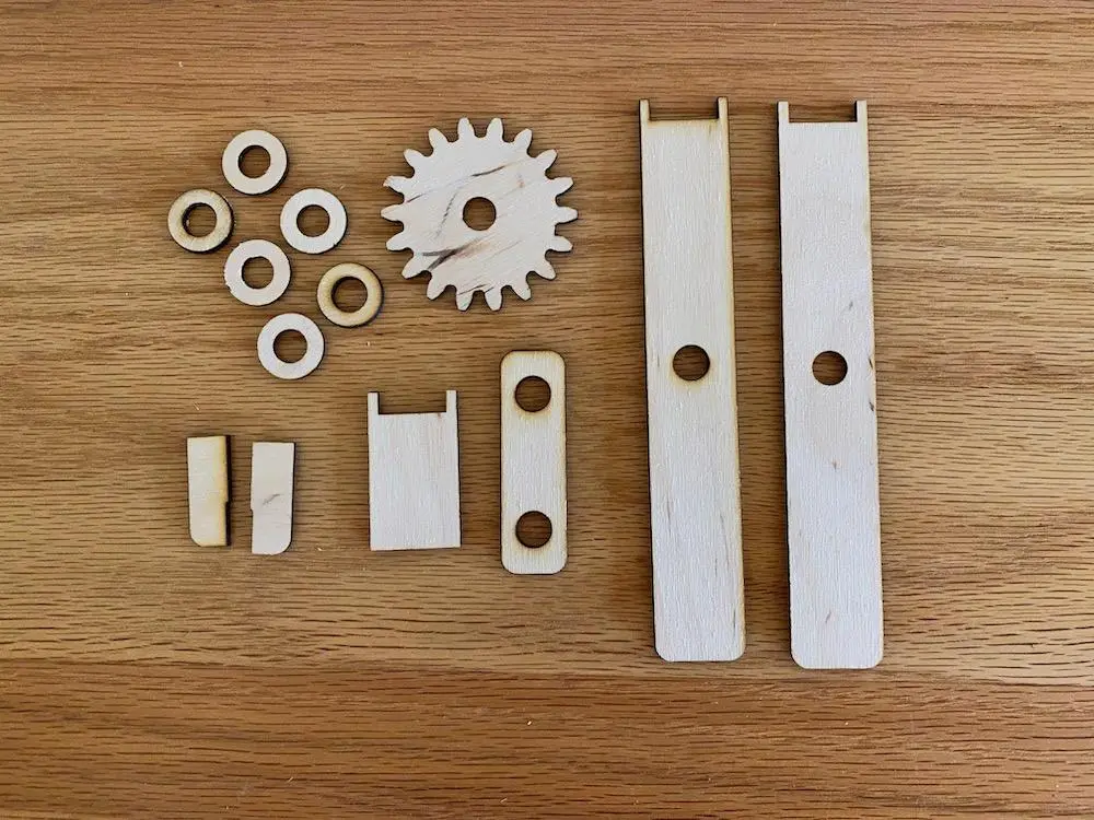 Три классных DIY проекта — игрушки для ребенка своими руками [Чертежи прилагаются]