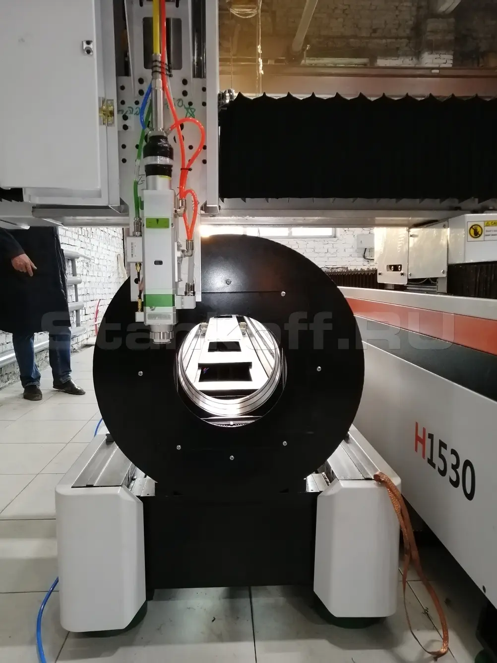 Пусконаладка оптоволоконного лазерного станка с труборезом XTC-1530НТ/1500 Raycus во Владимире