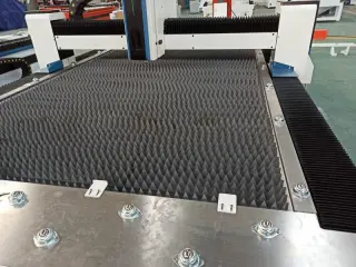 Оптоволоконный лазерный станок для резки металла MetalTec 1530B/2000 Maxphotonics — фото 8