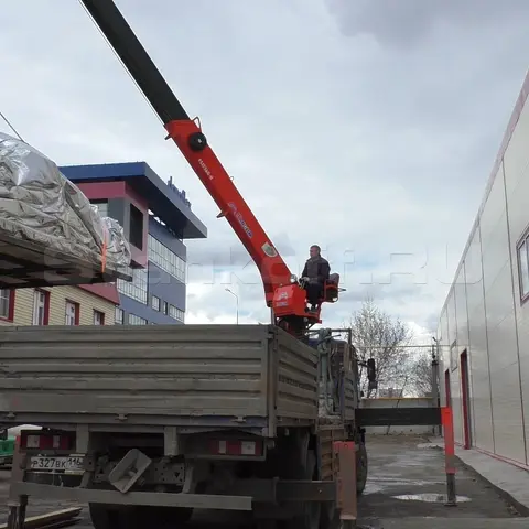 Поступление оптоволоконных лазерных станков на наш склад в Казани
