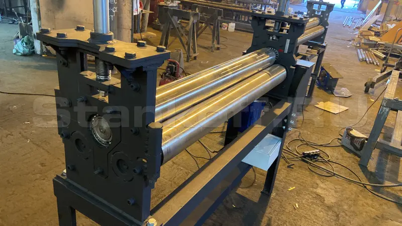 Вальцовочный станок электромеханический трехвалковый RME-2500х4