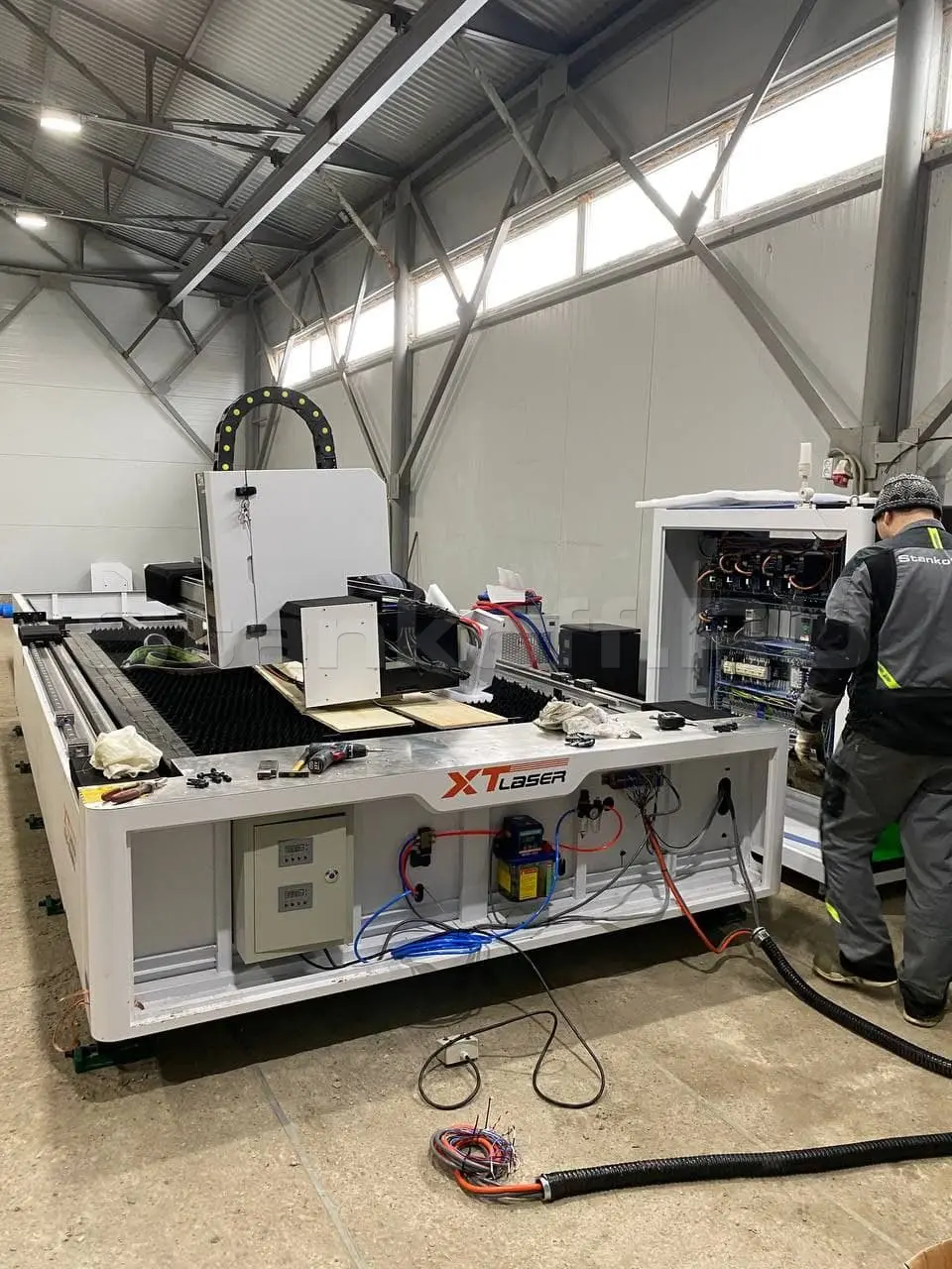 Пусконаладка оптоволоконного лазера для листов и труб XTC-HET 6015/1500 Raycus
