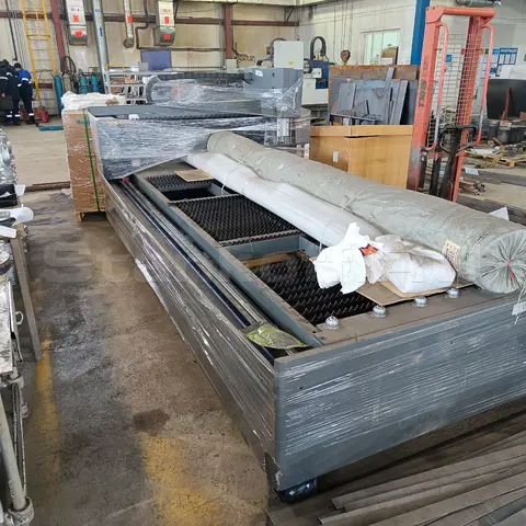 Пусконаладка оптоволоконного лазерного станка по металлу STL-1530FP/4000 Raycus в Томске