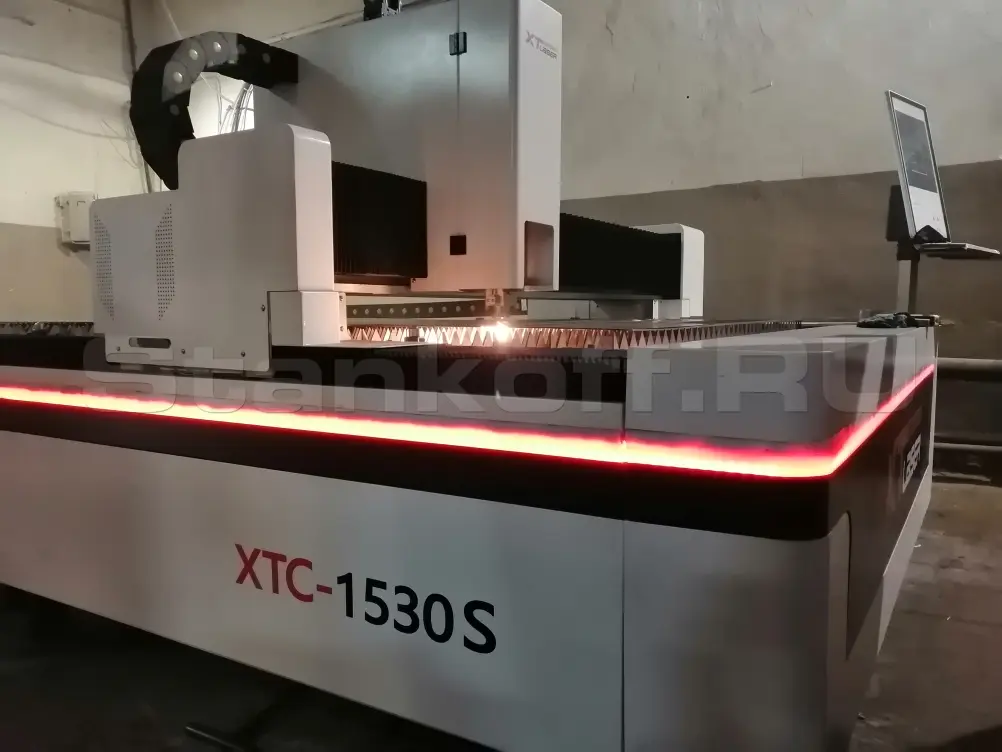 Поставка и пусконаладка оптоволоконного лазерного станка по металлу XTC-1530H/1500 Raycus в Таганроге
