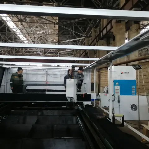 Пусконаладка оптоволоконного лазерного станка с защитной кабиной XTC-2560GP/12000 Raycus в Армении