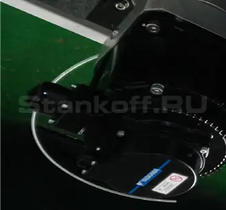 Второй серводвигатель Yaskawa 1800 Вт заднего патрона
