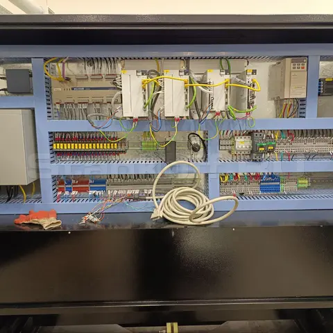 Электрические компоненты	Schneider