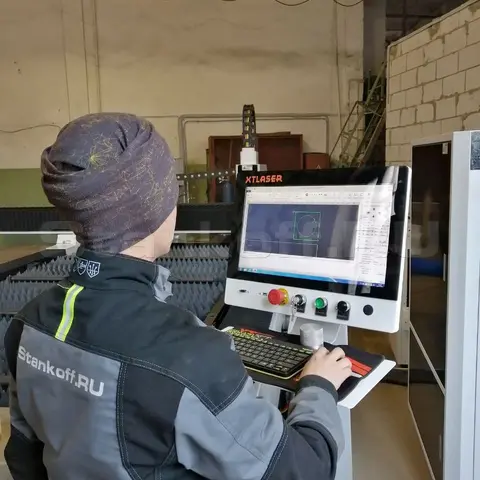 Пусконаладка оптоволоконного лазерного станка для резки листового металла XTC-1530WT/2000 Raycus в Москве