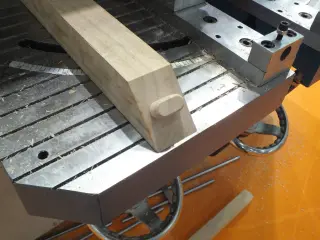 Фрезерный станок с ЧПУ для нарезания шипа стульев и столов CNC-200 — фото 5
