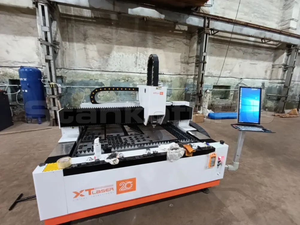 Оптоволоконный станок для резки металла XTC-1530H/3000 Reci