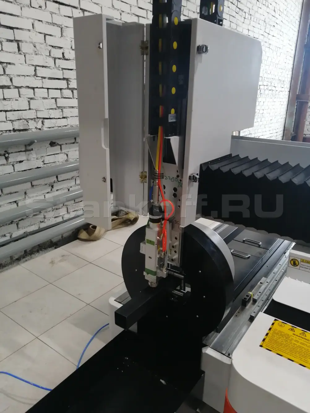 Пусконаладка оптоволоконного лазерного станка с труборезом XTC-1530НТ/1500 Raycus во Владимире