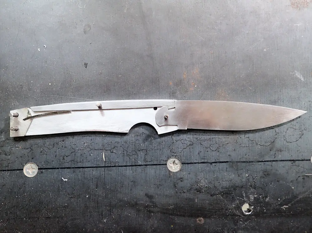 Делаем складной нож из старой дисковой пилы  + чертежи