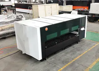 Оптоволоконный лазерный станок в защитной кабине XTC-1530A/3000 Raycus — фото 9