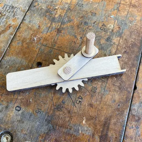 Три классных DIY проекта — игрушки для ребенка своими руками [Чертежи прилагаются]