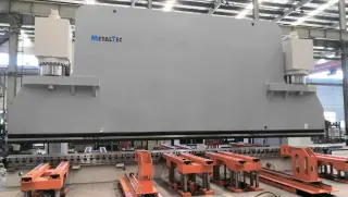 Гидравлический листогибочный пресс с чпу тяжелой серии MetalTec HBC 500/6000 DTS 4 axis — фото 2