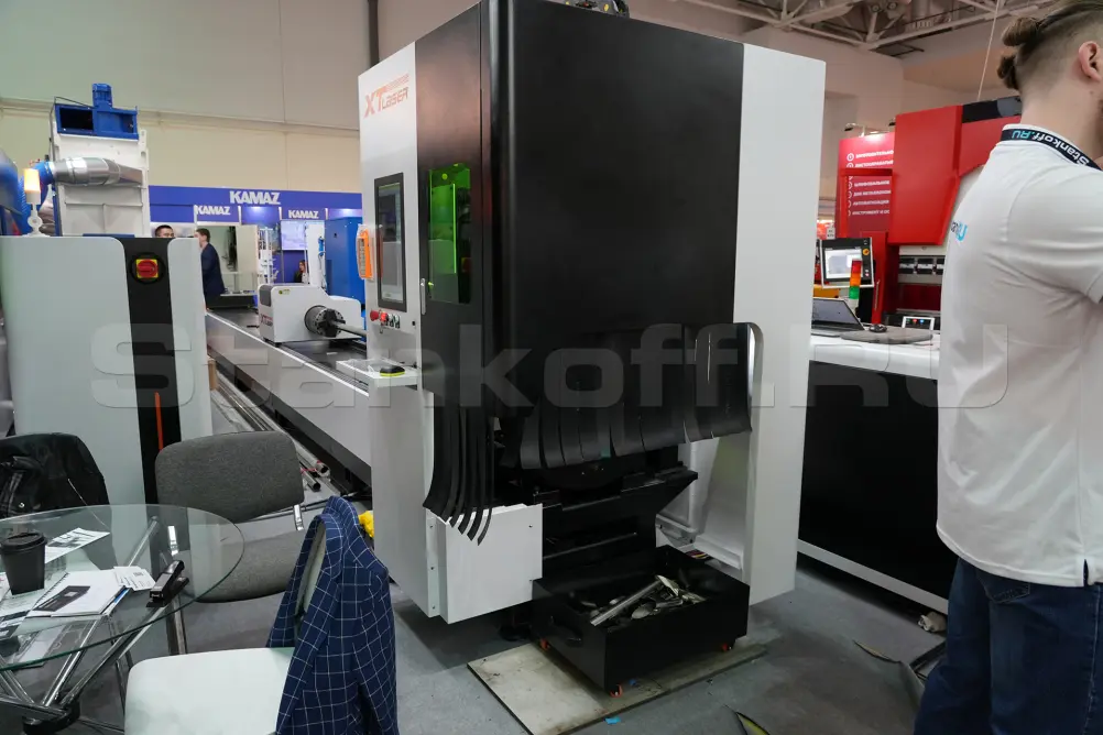Оптоволоконный лазер для резки труб XTC-T220/2000 Raycus