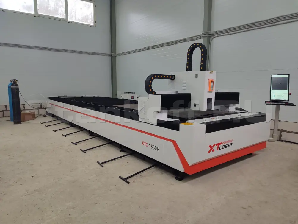 Оптоволоконный лазерный станок для резки металла XTC-1560H/4000 Raycus
